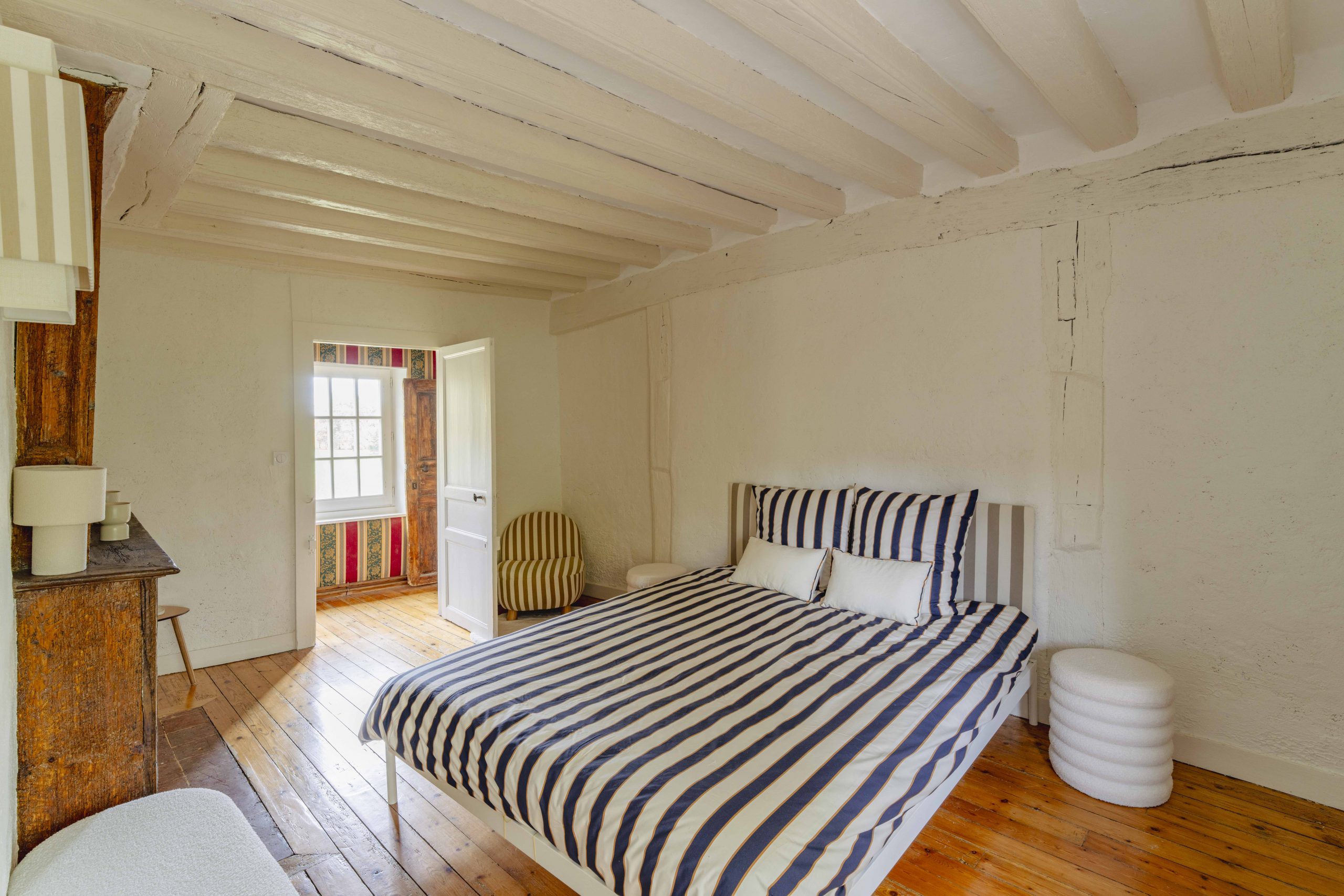 Chambre 3 avec lit double et chambre bébé attenante